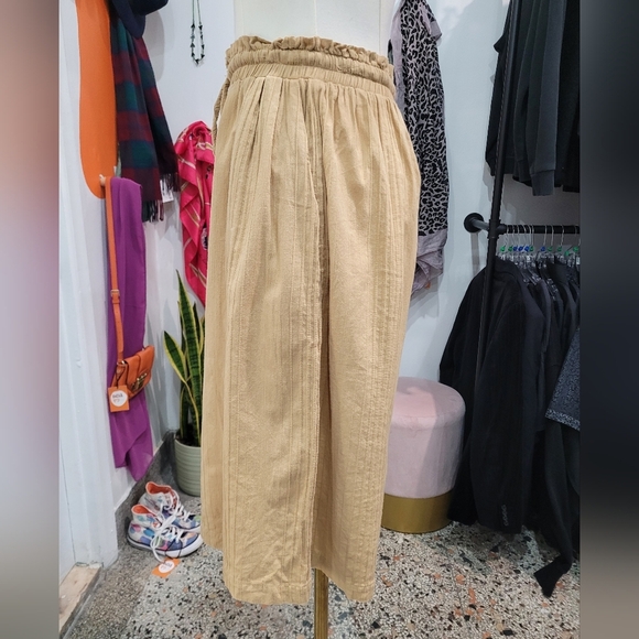 Roxy Beige Wide-Leg Shorts - Picture 3 of 7